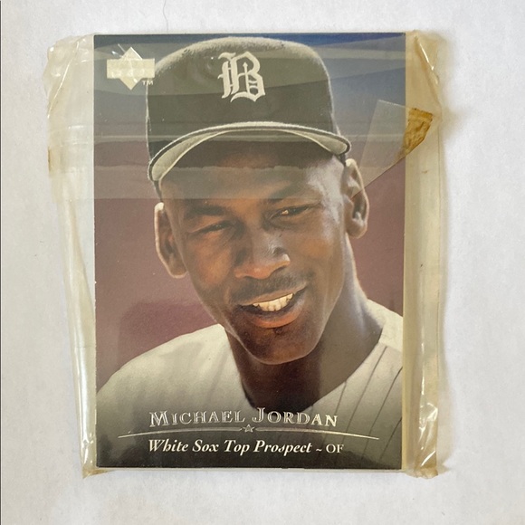 Michael Jordan Baseball Cards - Picture 2 of 4